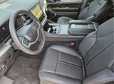 2026 Jeep Grand Wagoneer - Preview 8