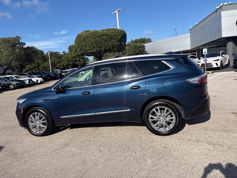2023 Buick Enclave - Image 1
