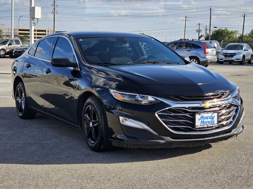 2020 Chevrolet Malibu - Image 2