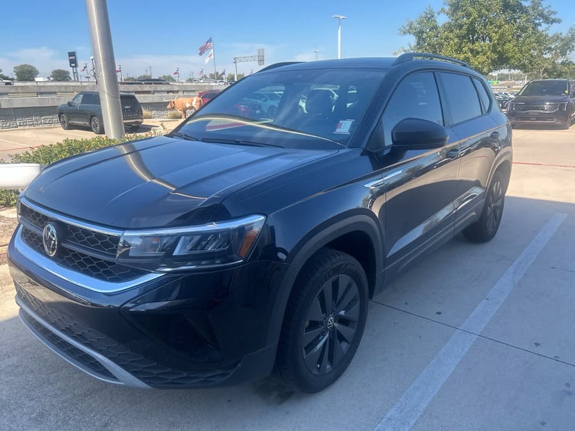 2024 Volkswagen Taos - Image 1