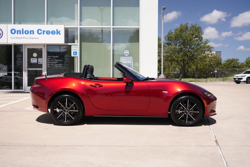 2025 Mazda MX-5 - Image 2