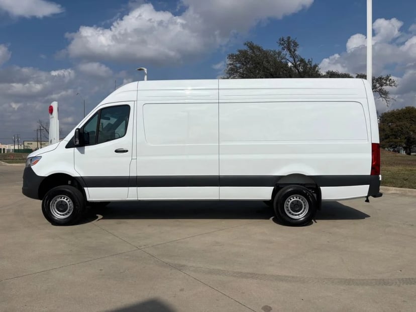 2025 Mercedes-Benz Sprinter - Image 2