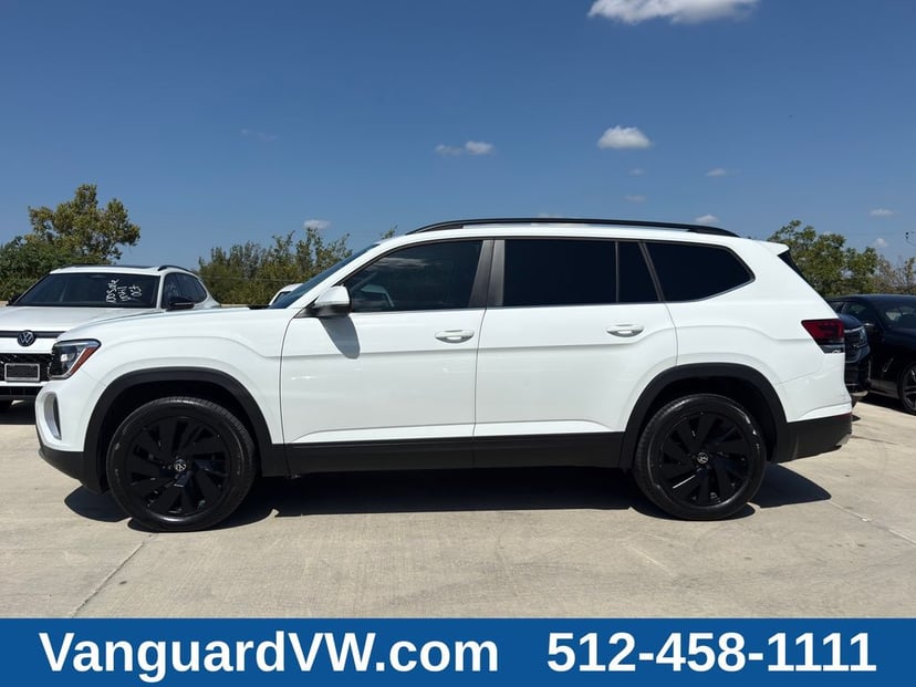 2024 Volkswagen Atlas - Image 2