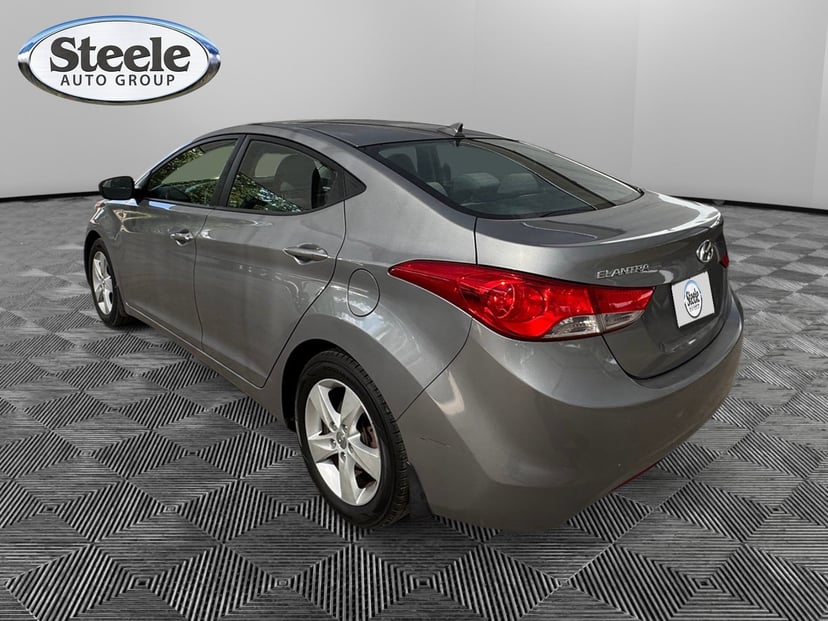 2013 Hyundai Elantra - Image 2