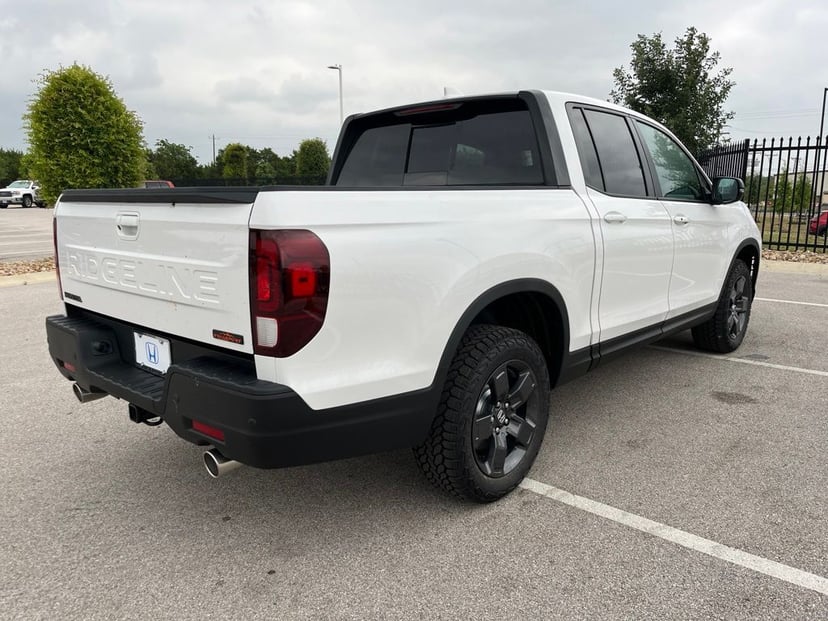2026 Honda Ridgeline - Image 2