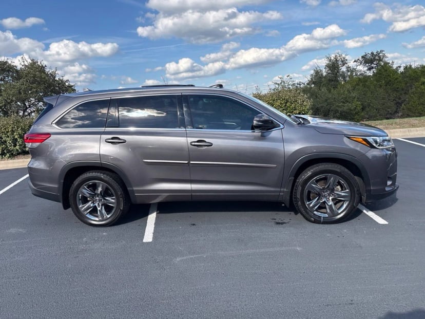 2018 Toyota Highlander - Image 1