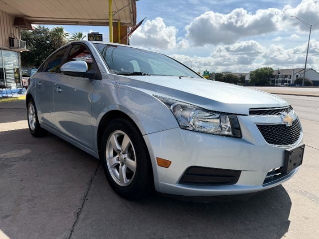 2011 Chevrolet Cruze - Image 1