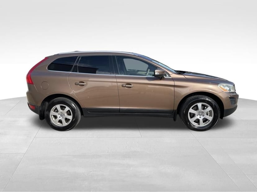 2012 Volvo XC60 - Image 2