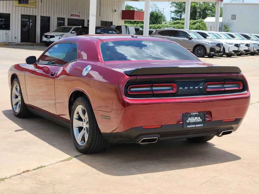 2019 Dodge Challenger - Image 2