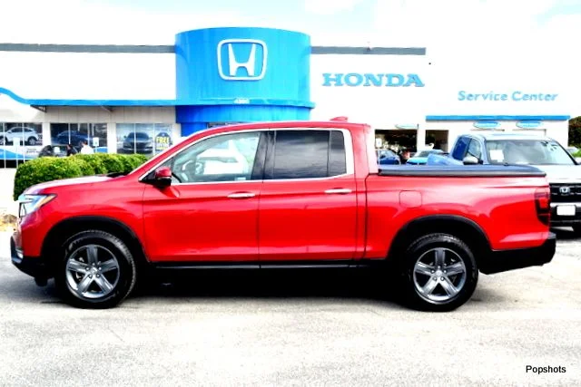 2021 Honda Ridgeline RTL-E 4D Crew Cab Platinum White Pearl - Image 3
