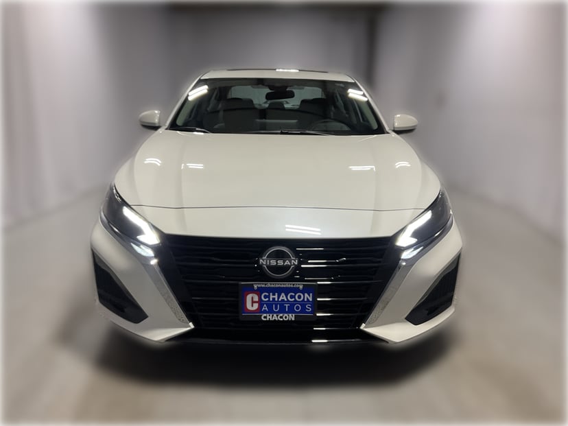 2025 Nissan Altima - Image 2