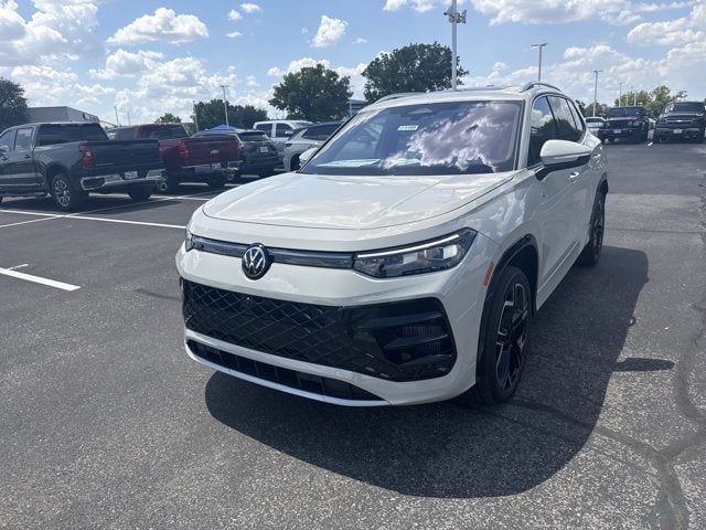 2026 Volkswagen Tiguan - Image 1