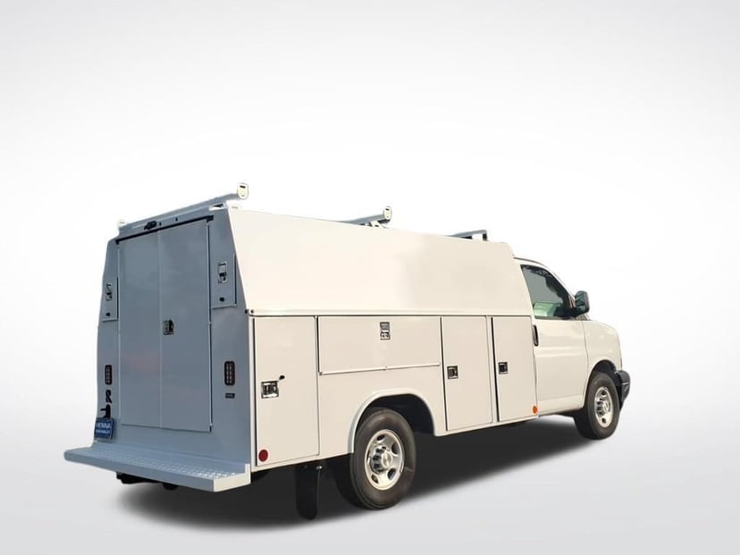 2026 Chevrolet Express Cutaway - Image 3