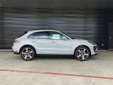 2026 Porsche Macan - Preview 11