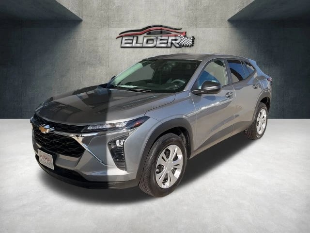 2025 Chevrolet Trax - Image 1
