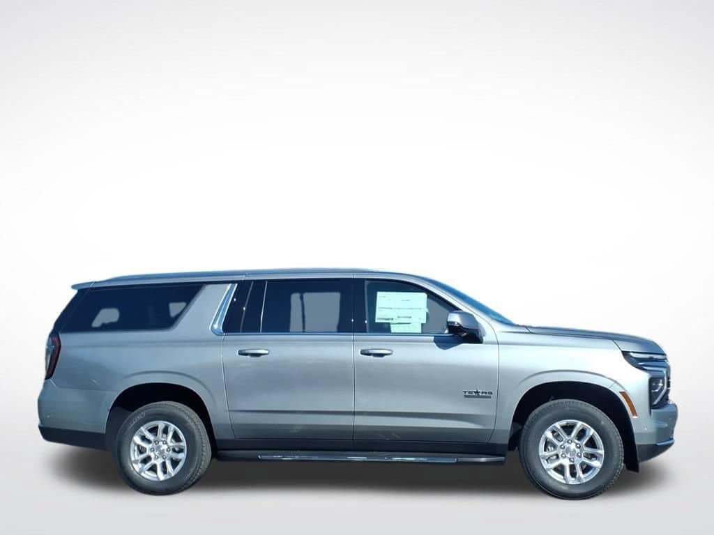 2026 Chevrolet Suburban - Image 2