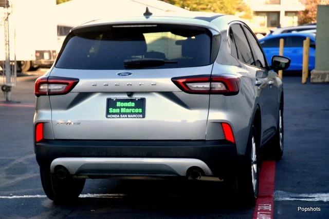 2023 Ford Escape - Image 2