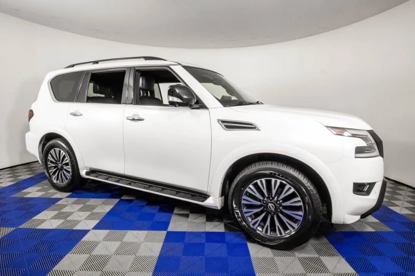2023 Nissan Armada - Image 2