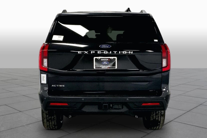 2026 Ford Expedition - Image 3