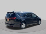 2023 Chrysler Pacifica - Preview 5