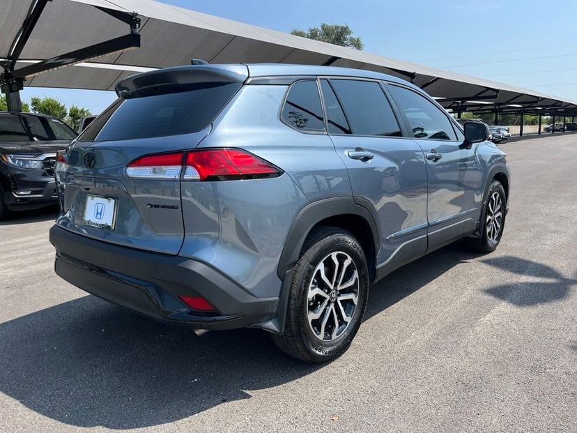 2025 Toyota Corolla Cross - Image 2