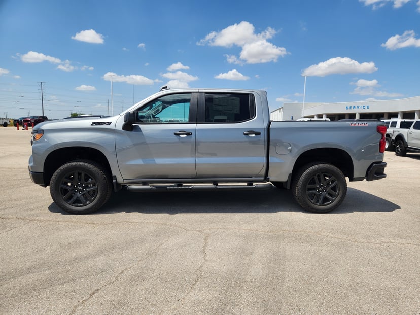 2026 Chevrolet Silverado 1500 - Image 2