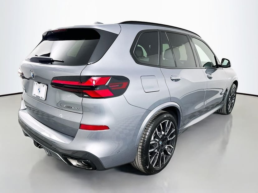 2026 BMW X5 - Image 3