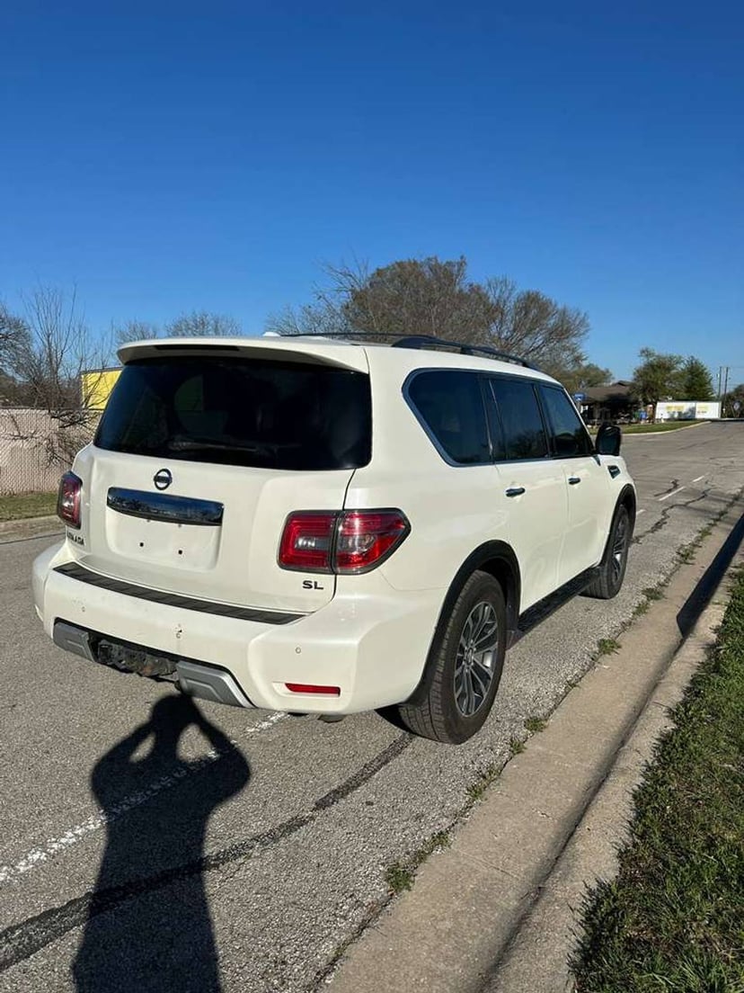 2017 Nissan Armada - Image 3