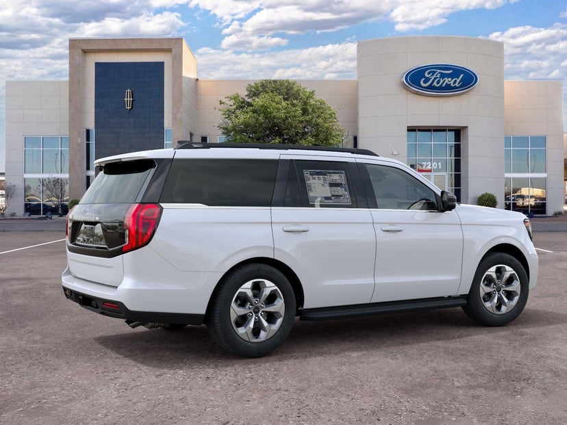 2027 Ford Expedition - Image 3