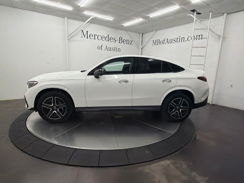 2027 Mercedes-Benz GLC - Image 2