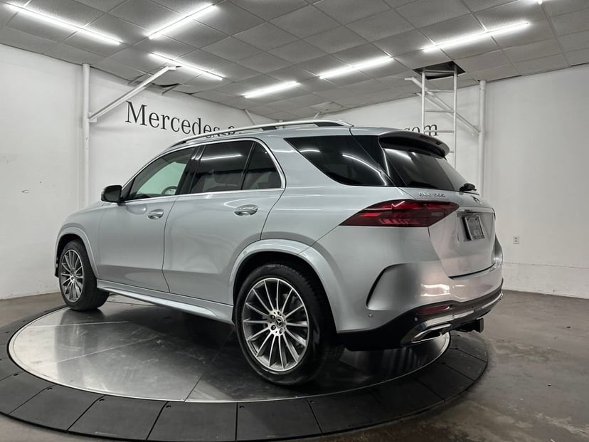 2026 Mercedes-Benz GLE - Image 3
