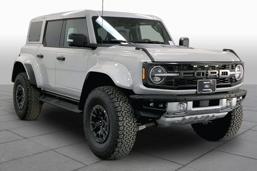 2026 Ford Bronco - Image 2