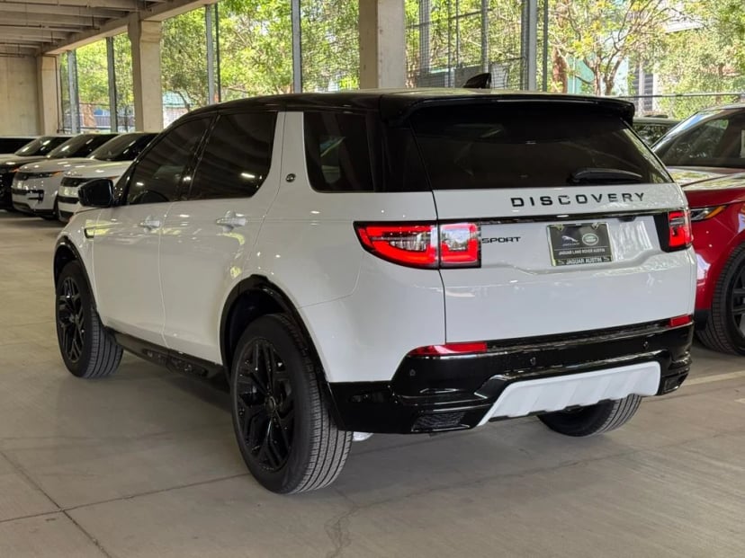 2026 Land Rover Discovery Sport - Image 3