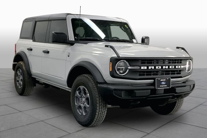 2026 Ford Bronco - Image 2