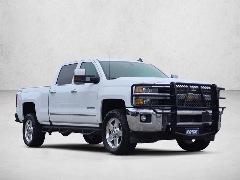 2018 Chevrolet Silverado - Image 3