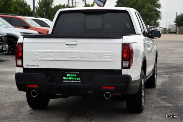 2025 Honda Ridgeline - Image 3