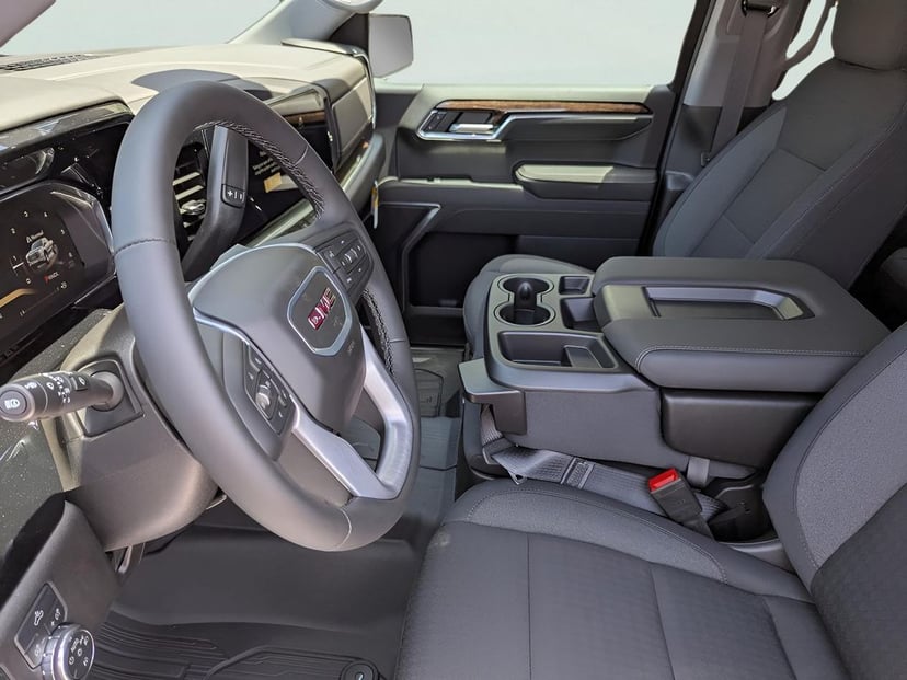 2026 GMC Sierra 1500 - Image 3
