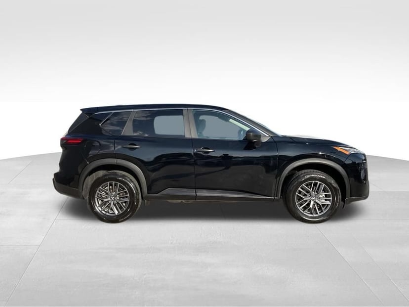 2024 Nissan Rogue - Image 2