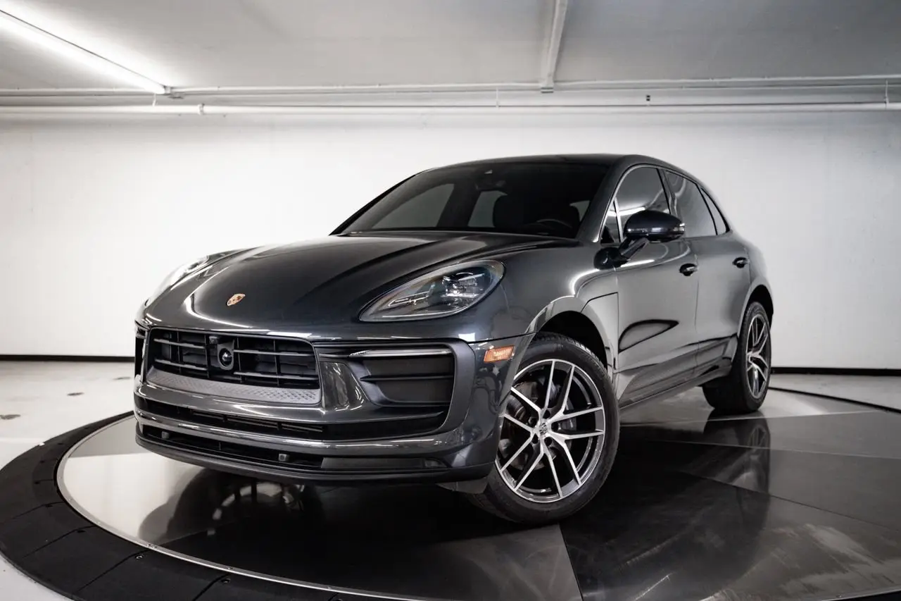 2024 Porsche Macan - Image 1