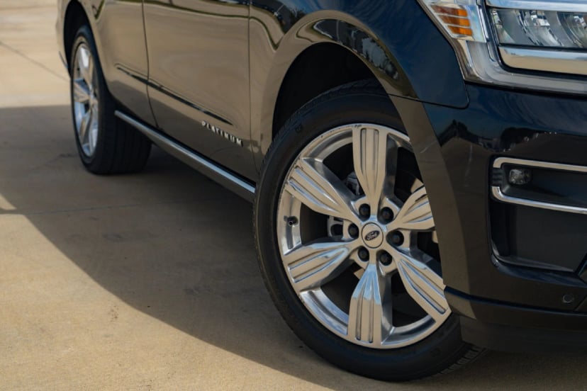 2023 Ford Expedition - Image 1
