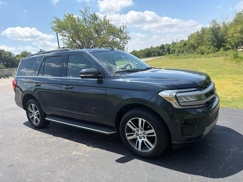 2022 Ford Expedition - Image 1