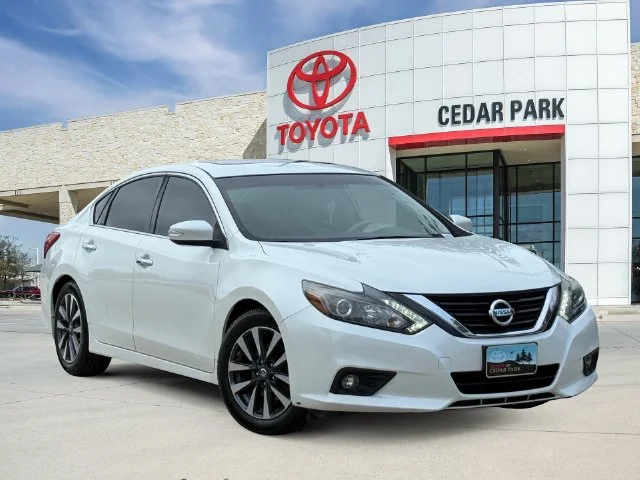 2017 Nissan Altima - Image 1