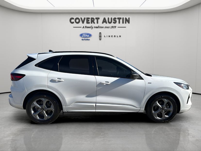 2023 Ford Escape - Image 3