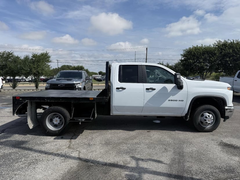 2025 Chevrolet Silverado 3500 HD - Image 2