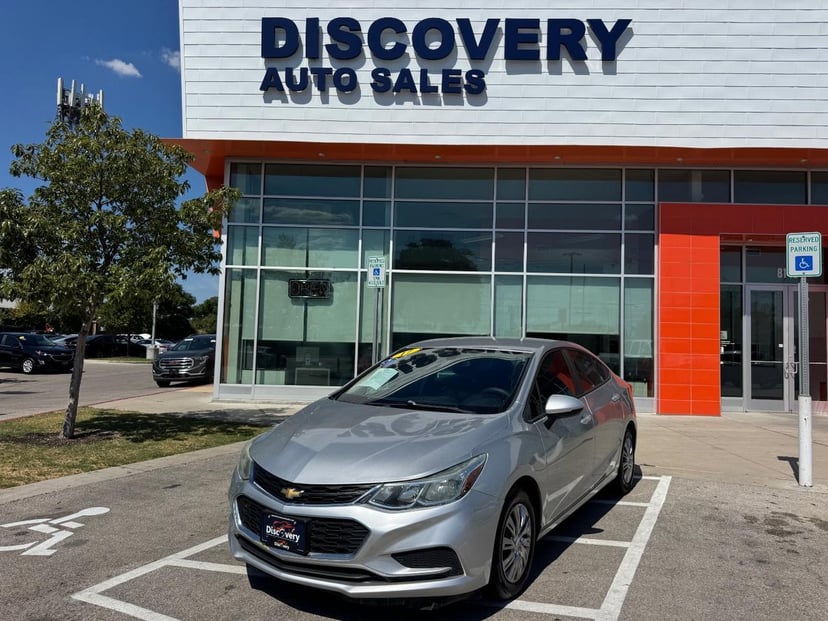 2017 Chevrolet Cruze - Image 1