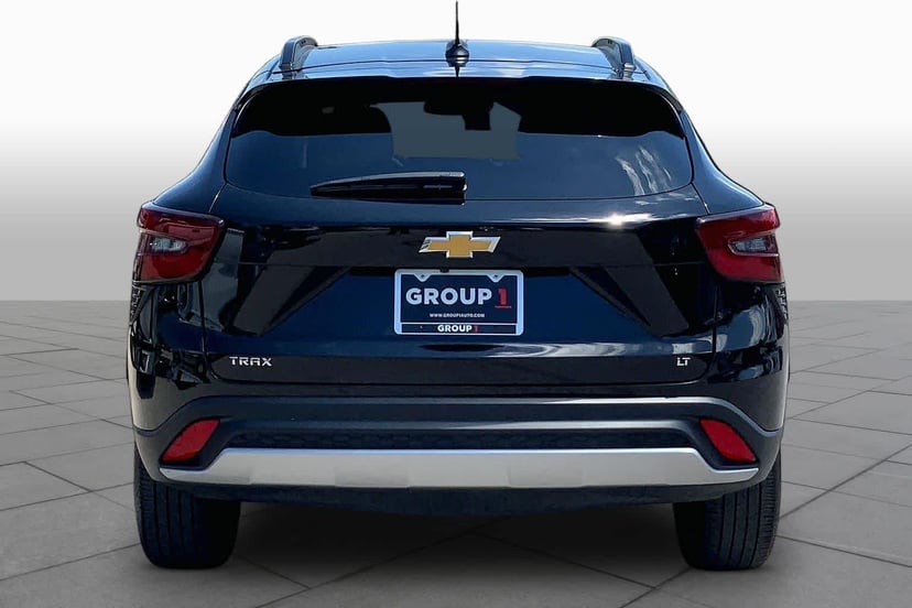 2025 Chevrolet Trax - Image 3