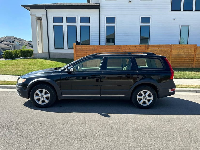 2009 Volvo XC70 - Image 2