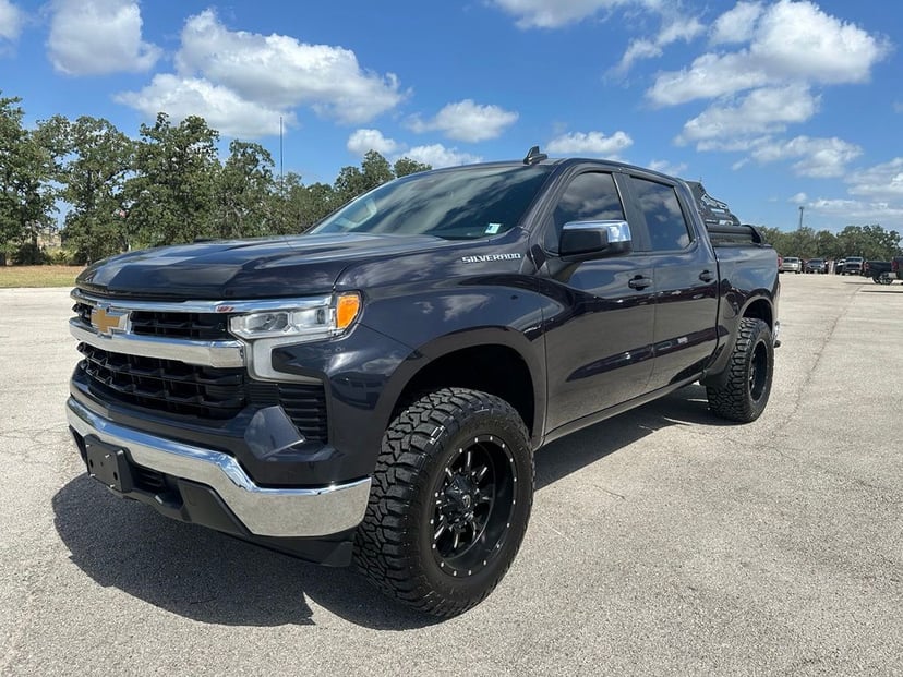2023 Chevrolet Silverado 1500 - Image 2
