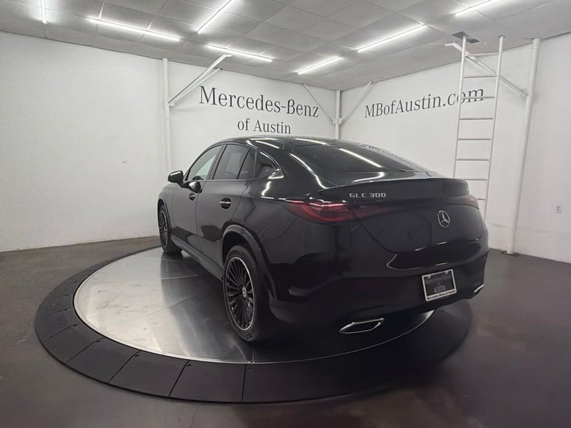 2027 Mercedes-Benz GLC - Image 3