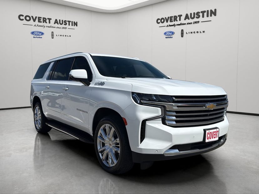 2023 Chevrolet Suburban - Image 3